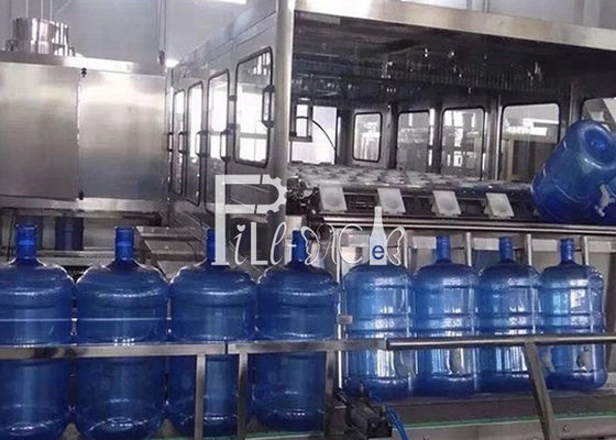 Mesin Air Minum 3 In 1 1000BPH Mesin Air Mineral pemasok