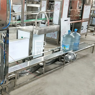 3.4 * 0.78 * 1.95m 3 In 1 120 BPH Gallon Filling Line pemasok