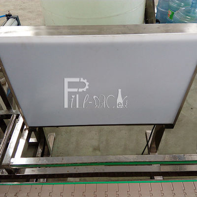 Belt Conveyor Output 300 BPH Barrel Filling Machine pemasok